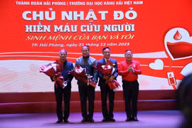Hàng trăm cán bộ, sinh viên trường ĐH Hàng hải Việt Nam hiến máu cứu người
