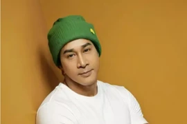 NSƯT Kim Tử Long gây “sốc” cộng đồng mạng với tấm ảnh “thời trẻ”.