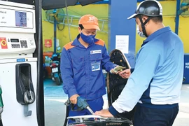 Giá xăng hôm nay 24/6/2024: Bao giờ hạ nhiệt?