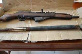 CSGT Hải Dương phát hiện súng trên xe vi phạm