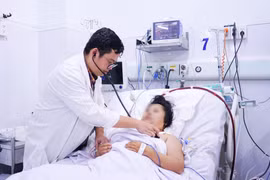 Cứu thai phụ sản giật tổn thương đa cơ quan, ngừng tim 2 lần