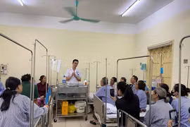 Giáo dục sức khỏe tiêm insulin cho người tiểu đường tại Bệnh viện Nội tiết Trung ương