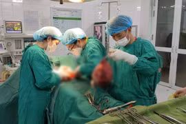 Bác sĩ chỉ rõ dấu hiệu của u xơ tử cung và khi nào phẫu thuật?