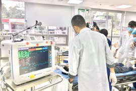 Sốc điện 12 lần cứu bệnh nhân ngừng tim ngoài viện do tăng kali máu