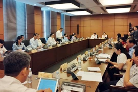 Vướng mắc trong đấu thầu thuốc, trang thiết bị y tế đã được gỡ khó