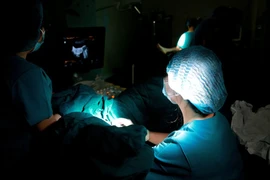 Bác sĩ mách cách chuẩn bị trước khi thụ tinh ống nghiệm để thành công