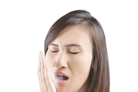 Bác sĩ chỉ rõ nguyên nhân và cách chữa hôi miệng
