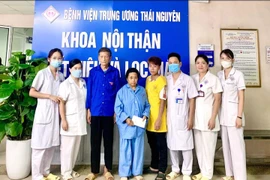Cứu bệnh nhân sốc nhiễm khuẩn, suy đa tạng, thận ứ mủ do sỏi tiết niệu