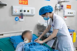 Lọc máu hấp phụ, thay huyết tương cứu nam nhân tăng mỡ máu, hoại tử tuỵ