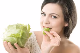 Chuyên gia mách loại u tuyến giáp nào cần kiêng rau cải