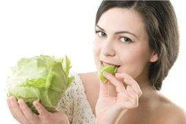 Chuyên gia mách loại u tuyến giáp nào cần kiêng rau cải