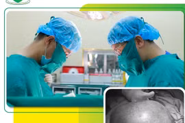 Tưởng béo bụng nào ngờ chửa trứng nặng hơn 4kg