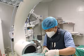 Đau đầu 2 năm sóng cao tần điều trị trong 8 phút?