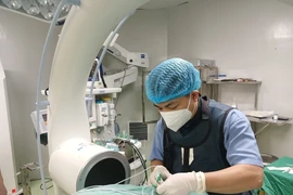 Đau đầu 2 năm sóng cao tần điều trị trong 8 phút?