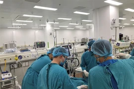 ECMO và lọc máu liên tục cứu sống trẻ viêm cơ tim tối cấp