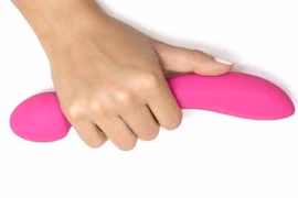 Đồ chơi tình dục dài 25 cm mắc kẹt trong trực tràng thanh niên 21 tuổi 