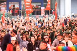 Hàng nghìn người vượt giá rét mang những giọt máu ấm nóng để cứu người