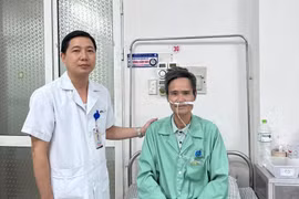 Bị hóc xương gà người đàn ông suýt mất mạng