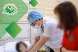 Bảo tồn buồng trứng thành công cho bé gái 12 tuổi bị u nang
