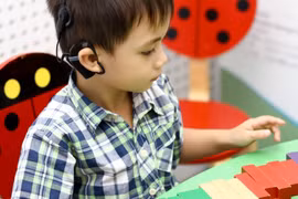 Cách phát hiện khiếm thính sớm giúp trẻ tránh câm