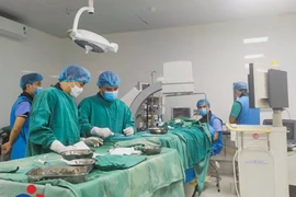 Bít dù điều trị tim bẩm sinh thông liên thất dưới hai đại động mạch