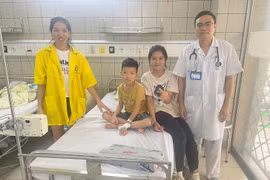 Chị 11 tuổi sơ cứu đúng cứu sống thành công em trai bị đuối nước