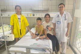 Chị 11 tuổi sơ cứu đúng cứu sống thành công em trai bị đuối nước