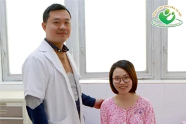  Rút bớt ối giữ thai 21 tuần dọa sẩy, tử cung mở 4 phân