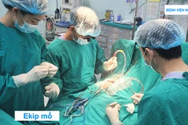 Cắt "đuôi" 14 cm cho trẻ 4 tháng tuổi bị thoát vị màng não tủy