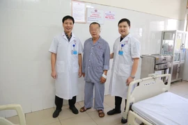 Hút thuốc lào 30 năm, người đàn ông bị u phổi ác tính 4 cm