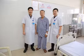 Hút thuốc lào 30 năm, người đàn ông bị u phổi ác tính 4 cm