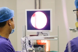 Ngạt mũi nhiều năm bất ngờ phát hiện u hốc mũi trái