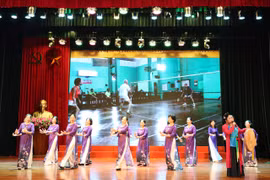  Người cao tuổi thủ đô giúp con cháu thực hiện tốt kế hoạch dân số