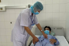 Đang khỏe mạnh đi khám sức khỏe định kỳ phải cắt u thận do ung thư