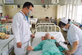 Nhiều ca hóc xương biến chứng nghiêm trọng