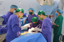 Ngoạn mục ca thay khớp háng cho cụ bà 107 tuổi