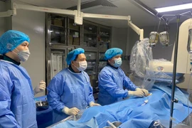 Nút mạch nỗ lực cứu quả thận duy nhất chứa đầy u cho cô gái trẻ