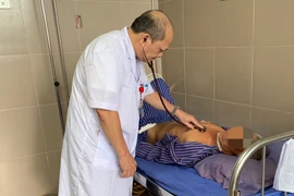 Nhiễm trùng huyết, suy đa tạng vì thói quen thường ăn tiết canh