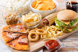 Chuyên gia mách các thực phẩm khiến bệnh trĩ trầm trọng