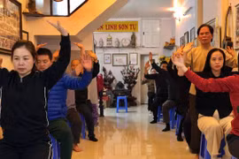 Day ấn huyệt bách hội tăng trí nhớ