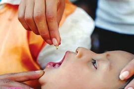 Triển khai chiến dịch cho trẻ uống Vitamin A và tẩy giun trên toàn quốc