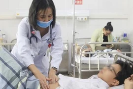 Nguy cơ viêm loét dạ dày biến chứng nặng ở trẻ dưới 16 tuổi