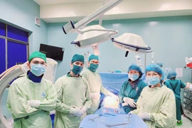 Can thiệp nội mạch cứu sản phụ nhau cài răng lược xuyên thấu tử cung