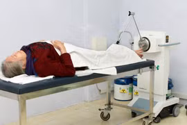 Hiểu đúng về xạ trị điều trị ung thư để đỡ sợ