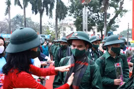 Cận thị bao nhiêu độ không được vào quân đội?