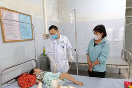 Bác sĩ chỉ rõ cách xử lý chuẩn khi bị bỏng nước sôi mùa đông