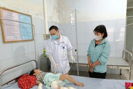 Bác sĩ chỉ rõ cách xử lý chuẩn khi bị bỏng nước sôi mùa đông