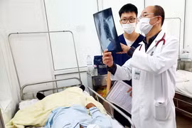 Ăn tiết canh viêm màng não do liên cầu khuẩn lợn dễ điếc tai