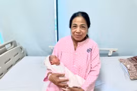 Giúp sản phụ 60 tuổi sinh con an toàn