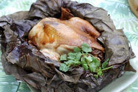 Độc lạ món "gà ăn mày" kiểu Hoa 